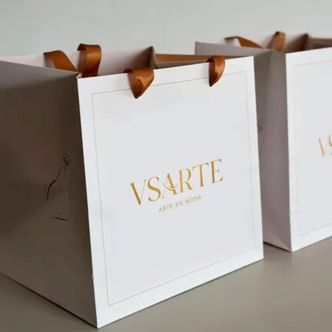 Bolso de cartón con asa personalizado con logo — VSArte