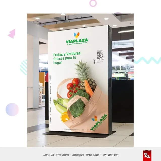 Tótem publicitario — Viaplaza