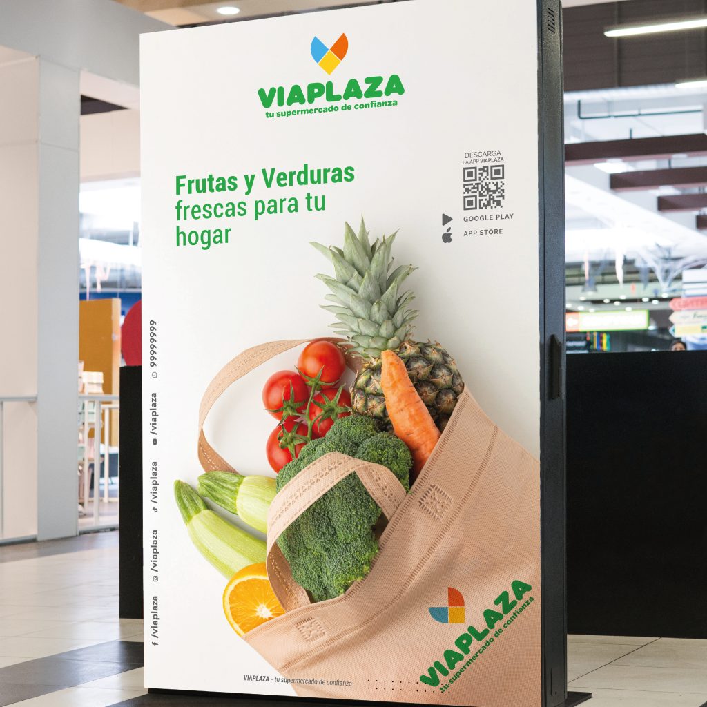 Diseños publicitarios en gran formato para centros comerciales, llamativos y profesionales.